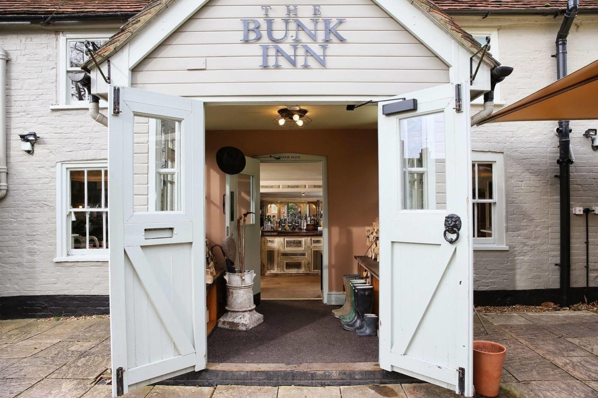 The Bunk Inn Newbury  Ngoại thất bức ảnh